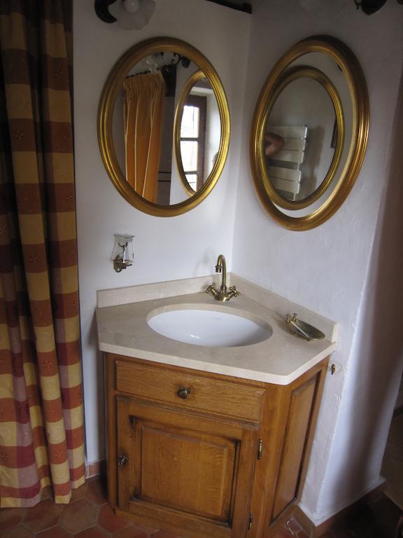 Bed and Breakfast La Frandomiere Saint-Martin-de-Londres Екстер'єр фото